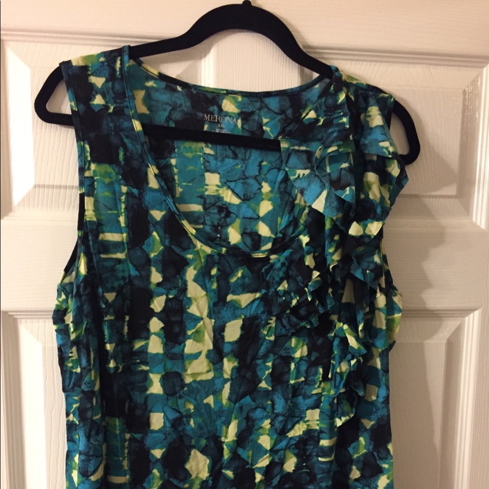 Sleeveless multicolor shirt